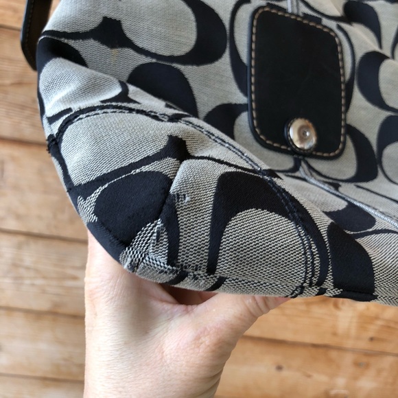 Coach leather/fabric purse lightly used condition. - Picture 6 of 6